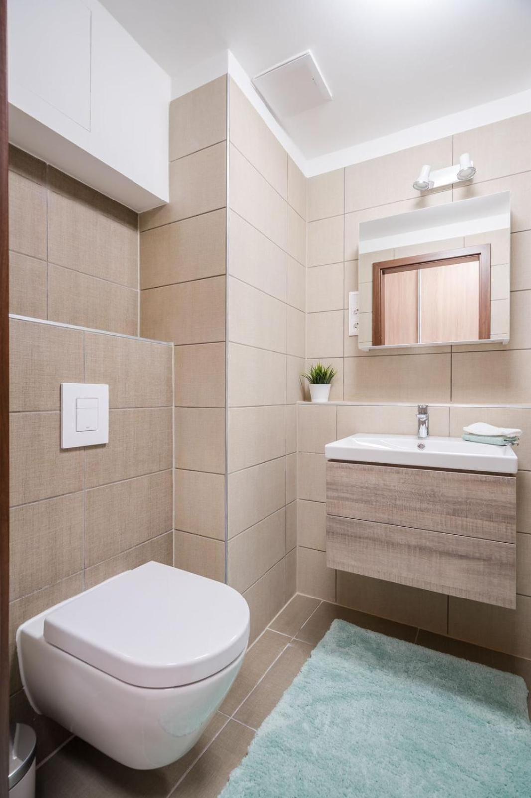 Comfort Court Apartment - Free Parking, Balcony Budapest Ngoại thất bức ảnh